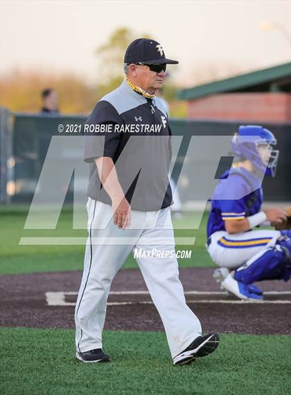 Thumbnail 3 in Corsicana vs. Forney (UIL 5A Bi-District) photogallery.