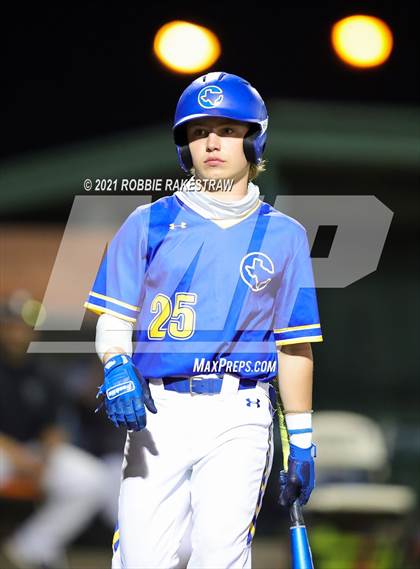Thumbnail 2 in Corsicana vs. Forney (UIL 5A Bi-District) photogallery.