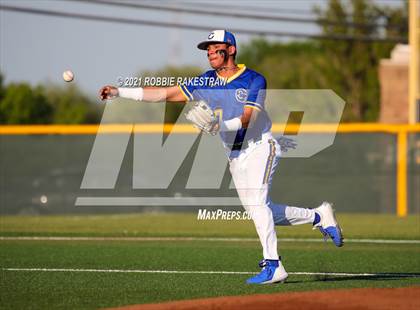 Thumbnail 3 in Corsicana vs. Forney (UIL 5A Bi-District) photogallery.
