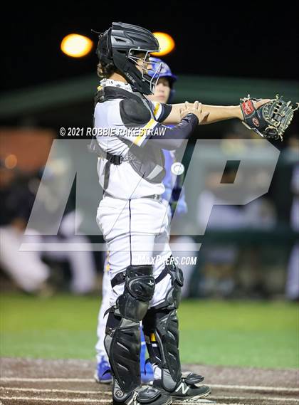 Thumbnail 2 in Corsicana vs. Forney (UIL 5A Bi-District) photogallery.