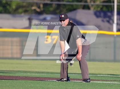 Thumbnail 3 in Corsicana vs. Forney (UIL 5A Bi-District) photogallery.