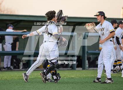 Thumbnail 2 in Corsicana vs. Forney (UIL 5A Bi-District) photogallery.