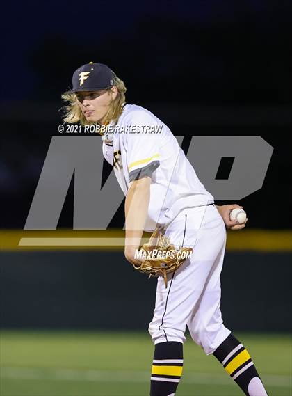 Thumbnail 1 in Corsicana vs. Forney (UIL 5A Bi-District) photogallery.