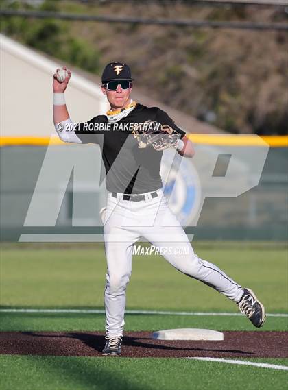 Thumbnail 1 in Corsicana vs. Forney (UIL 5A Bi-District) photogallery.