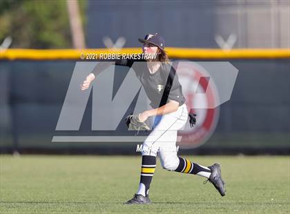 Thumbnail 2 in Corsicana vs. Forney (UIL 5A Bi-District) photogallery.