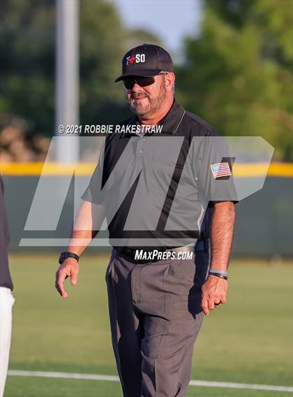 Thumbnail 2 in Corsicana vs. Forney (UIL 5A Bi-District) photogallery.