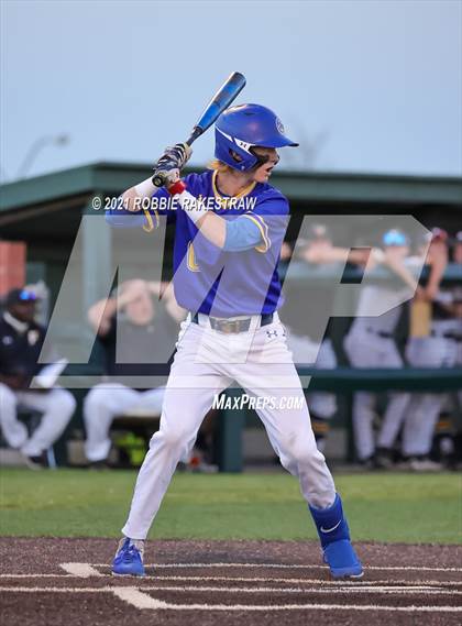Thumbnail 3 in Corsicana vs. Forney (UIL 5A Bi-District) photogallery.