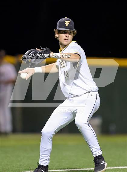 Thumbnail 3 in Corsicana vs. Forney (UIL 5A Bi-District) photogallery.
