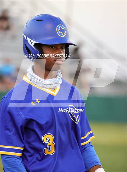 Thumbnail 3 in Corsicana vs. Forney (UIL 5A Bi-District) photogallery.