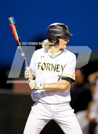 Thumbnail 2 in Corsicana vs. Forney (UIL 5A Bi-District) photogallery.
