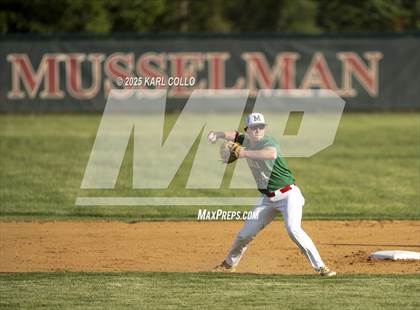 Thumbnail 1 in Moorefield @ Musselman photogallery.