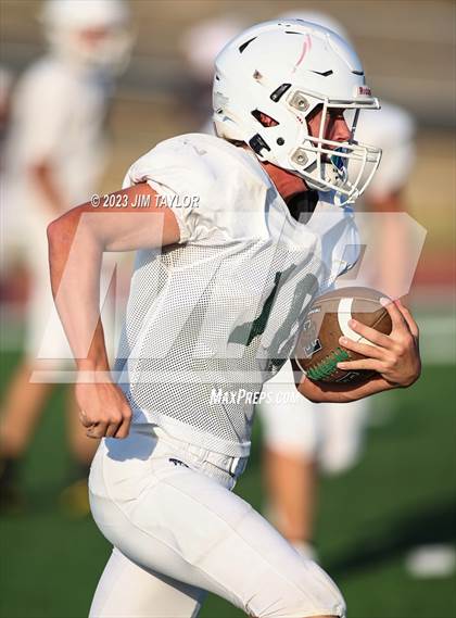Thumbnail 2 in Trinity Christian vs Dallas HSAA (scrimmage) photogallery.