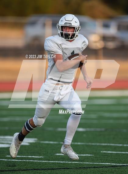 Thumbnail 3 in Trinity Christian vs Dallas HSAA (scrimmage) photogallery.