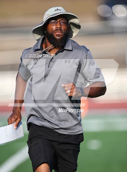 Thumbnail 1 in Trinity Christian vs Dallas HSAA (scrimmage) photogallery.