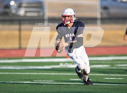 Thumbnail 2 in Trinity Christian vs Dallas HSAA (scrimmage) photogallery.