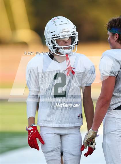 Thumbnail 3 in Trinity Christian vs Dallas HSAA (scrimmage) photogallery.