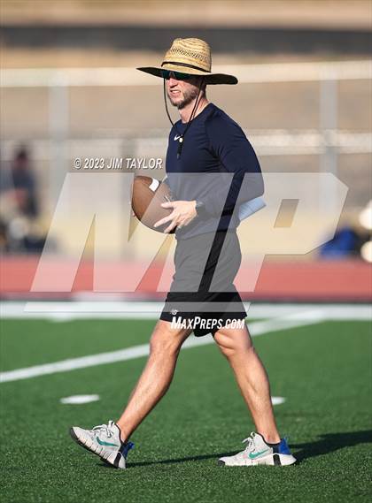 Thumbnail 3 in Trinity Christian vs Dallas HSAA (scrimmage) photogallery.