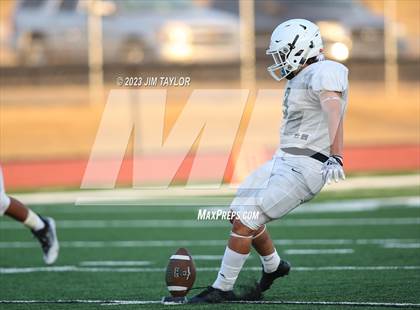 Thumbnail 2 in Trinity Christian vs Dallas HSAA (scrimmage) photogallery.
