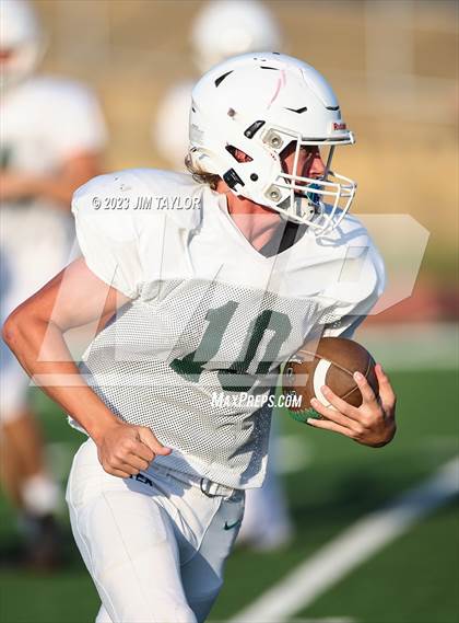 Thumbnail 2 in Trinity Christian vs Dallas HSAA (scrimmage) photogallery.