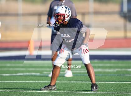 Thumbnail 3 in Trinity Christian vs Dallas HSAA (scrimmage) photogallery.