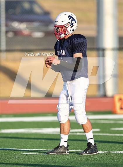 Thumbnail 1 in Trinity Christian vs Dallas HSAA (scrimmage) photogallery.