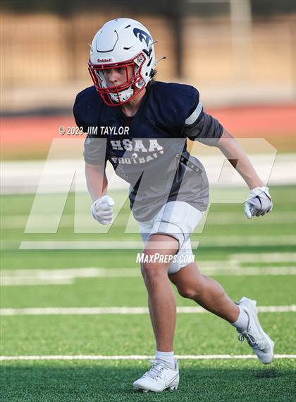 Thumbnail 3 in Trinity Christian vs Dallas HSAA (scrimmage) photogallery.