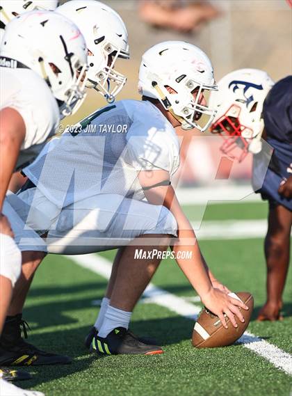 Thumbnail 2 in Trinity Christian vs Dallas HSAA (scrimmage) photogallery.