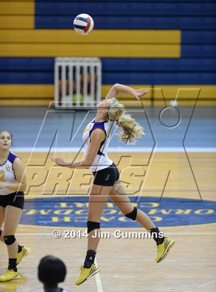 Thumbnail 3 in Chicago Christian vs Niles North (Eagle Invite) photogallery.