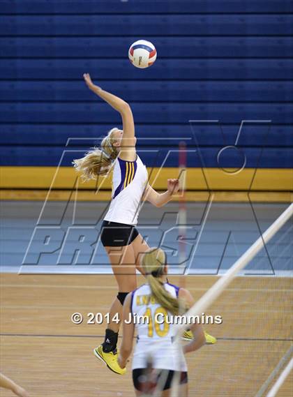 Thumbnail 3 in Chicago Christian vs Niles North (Eagle Invite) photogallery.