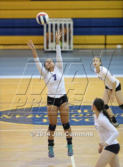 Thumbnail 1 in Chicago Christian vs Niles North (Eagle Invite) photogallery.