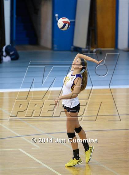 Thumbnail 2 in Chicago Christian vs Niles North (Eagle Invite) photogallery.