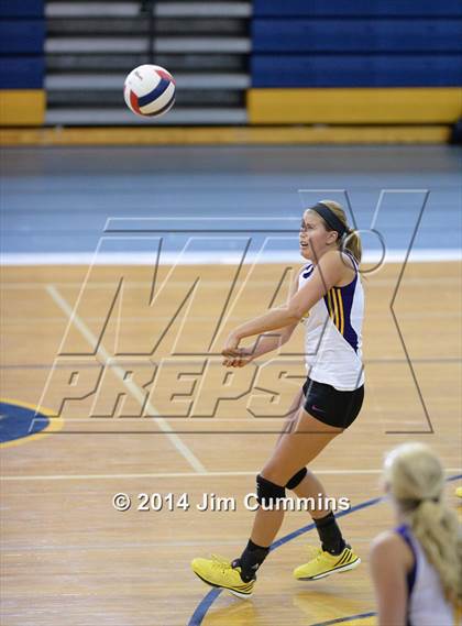 Thumbnail 1 in Chicago Christian vs Niles North (Eagle Invite) photogallery.