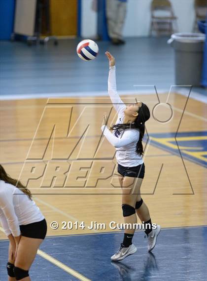 Thumbnail 1 in Chicago Christian vs Niles North (Eagle Invite) photogallery.