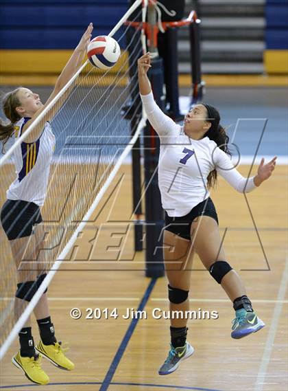 Thumbnail 3 in Chicago Christian vs Niles North (Eagle Invite) photogallery.