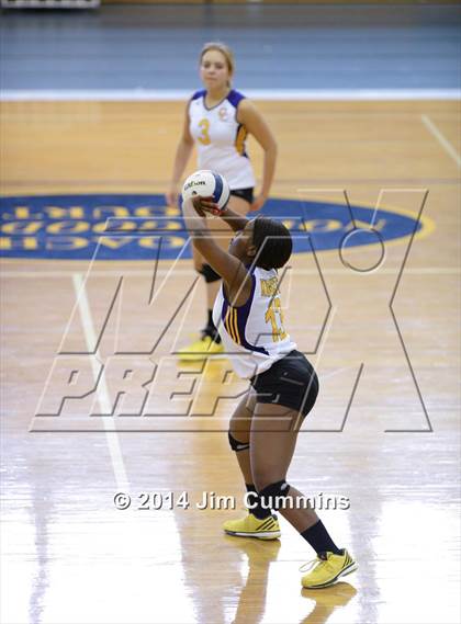 Thumbnail 1 in Chicago Christian vs Niles North (Eagle Invite) photogallery.