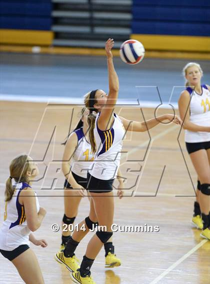 Thumbnail 1 in Chicago Christian vs Niles North (Eagle Invite) photogallery.