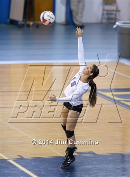 Thumbnail 1 in Chicago Christian vs Niles North (Eagle Invite) photogallery.