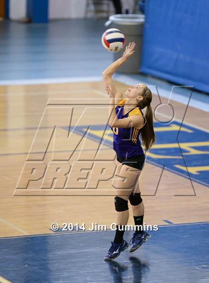 Thumbnail 2 in Chicago Christian vs Niles North (Eagle Invite) photogallery.