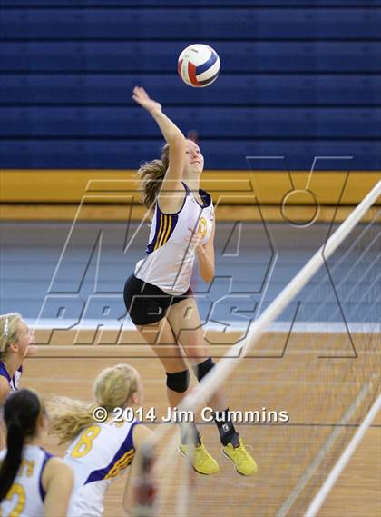 Thumbnail 3 in Chicago Christian vs Niles North (Eagle Invite) photogallery.