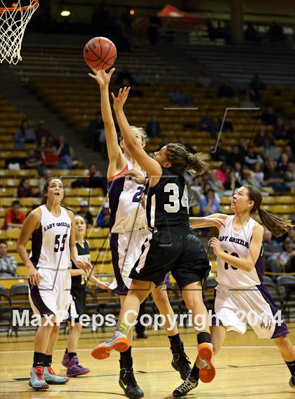 Thumbnail 2 in Mesa Ridge vs. Pueblo South (CHSAA 4A Semifinal) photogallery.