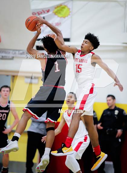 Thumbnail 1 in Brentwood School vs Taft photogallery.