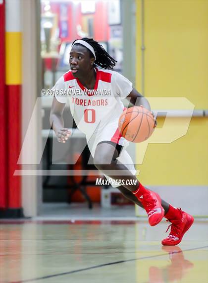 Thumbnail 3 in Brentwood School vs Taft photogallery.