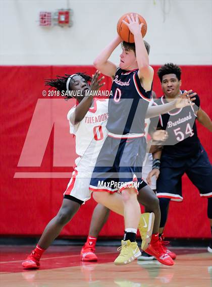 Thumbnail 2 in Brentwood School vs Taft photogallery.