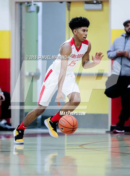 Thumbnail 2 in Brentwood School vs Taft photogallery.