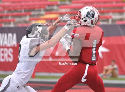 Thumbnail 1 in Alta vs. Liberty (Polynesian Football Classic) photogallery.