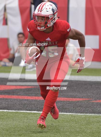 Thumbnail 2 in Alta vs. Liberty (Polynesian Football Classic) photogallery.