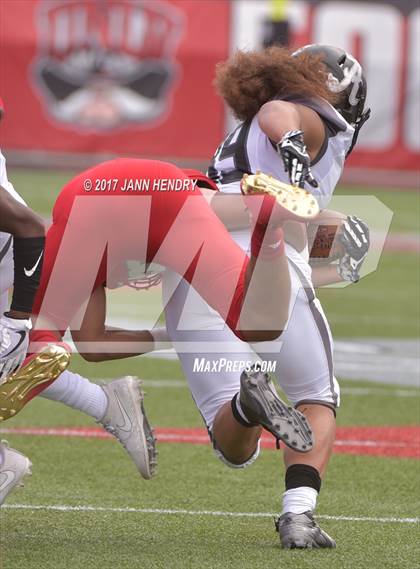 Thumbnail 2 in Alta vs. Liberty (Polynesian Football Classic) photogallery.