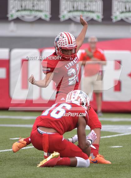 Thumbnail 3 in Alta vs. Liberty (Polynesian Football Classic) photogallery.