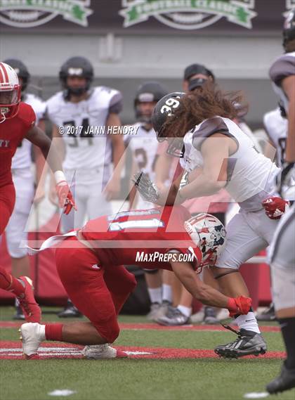 Thumbnail 2 in Alta vs. Liberty (Polynesian Football Classic) photogallery.