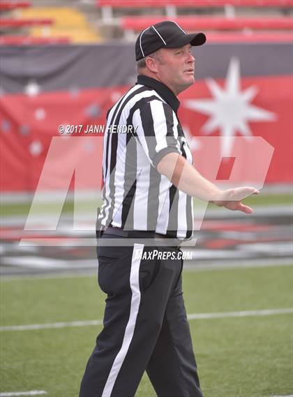 Thumbnail 1 in Alta vs. Liberty (Polynesian Football Classic) photogallery.